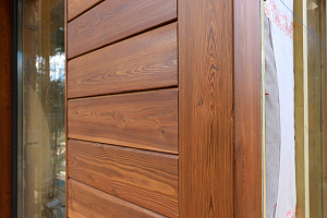 Петергоффские аллеи требуют статуса: как термолиственница преобразила каркасный дом в элитном посёлке