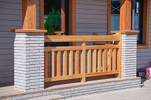 Почему владельцы домов из керамики выбирают планкен: реализованный проект с европейским качеством окраски и крепежом, который не оставляет следов