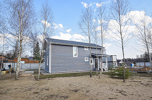 Низкий сорт — высокий результат: дымчато-синий фасад из лиственницы ВС от Лесобиржи - СПб