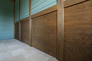 Шепот дерева: Завершенные работы по отделке стен и потолков в Кармолино