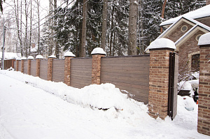 Инженерное совершенство в каждой детали: от фундамента до защитных отливов в проекте забора