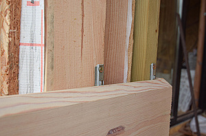 «Австрийская деревня»: фасад с ювелирным запилом под 45° — когда стыки исчезают, а роскошь остается