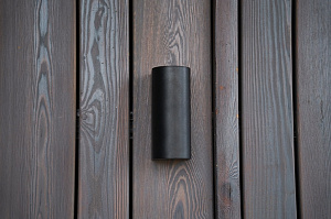 Изысканная терраса из сибирской лиственницы в Солнечной Долине