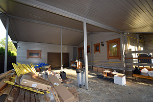 Финская надежность и русское брусовое зодчество: реставрация дома в Никольском краской Tikkurila Vinha