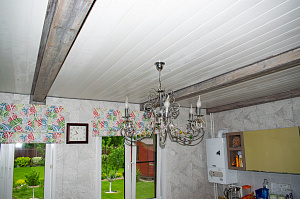 балки на потолке