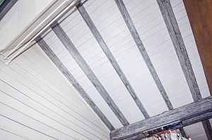 бальшбалки из сосны с брашировкой