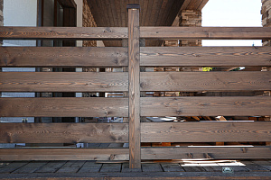 Фасад в стиле Шале: Изысканный коттедж в Новом Щеглово от Лесобиржи-Спб