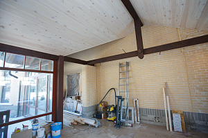 потолок обшитый вагонкой