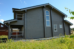 От ворсистой поверхности до благородного глянца: как многоступенчатая шлифовка и масло Renner преобразили дом