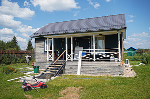 Кикино: перешлифовка и перекраска фасада системой Renner с ресурсом до 10 лет