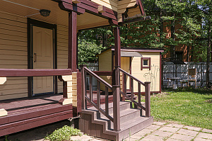 Элегантное обновление деревянных построек в Луговом: профессиональная покраска и защита от Лесобиржи-Спб