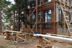 От цокольного отлива до отделки окон: комплексный подход, который превратил обычный дом в архитектурный шедевр