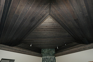 Не просто отделка, а инвестиция в качественный отдых: скошенный планкен из лиственницы и имитация бруса из кедра для зон с разной нагрузкой