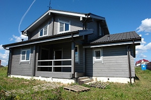 От ворсистой поверхности до благородного глянца: как многоступенчатая шлифовка и масло Renner преобразили дом