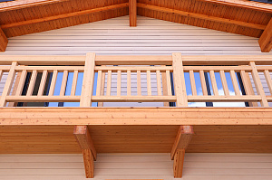 Почему владельцы домов из керамики выбирают планкен: реализованный проект с европейским качеством окраски и крепежом, который не оставляет следов