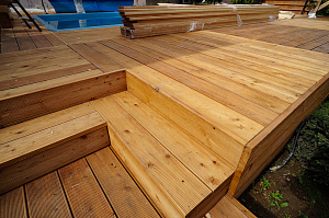 терраса около бассейна