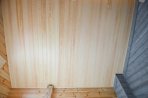 потолок из ангарской сосны