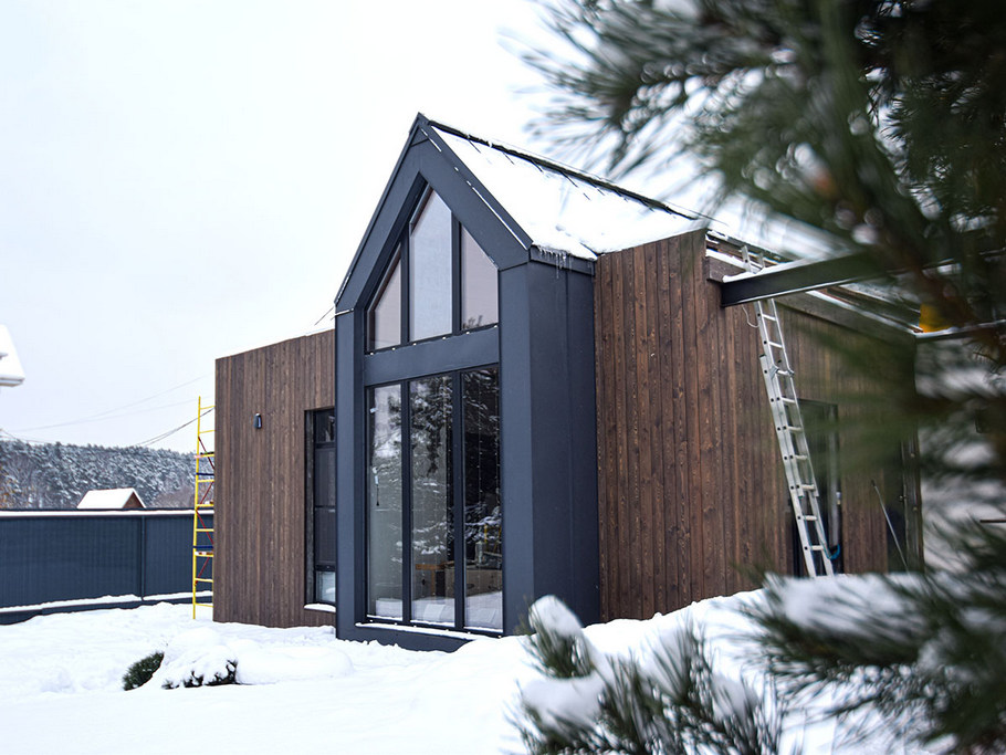 Лемболовские просторы: баня-шедевр — лиственница, масло Renner и легендарный крепеж CAMO