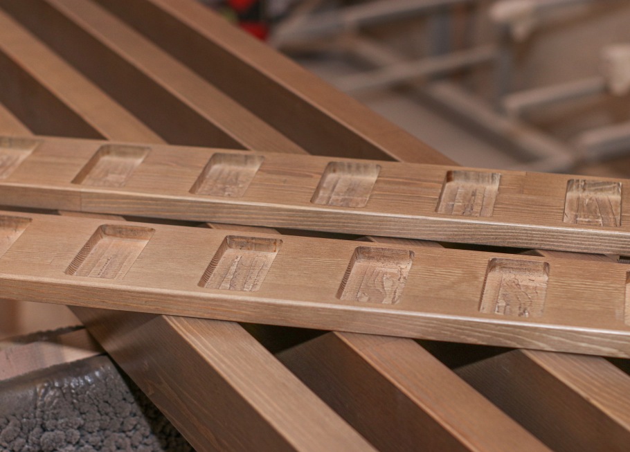 Проект "Магма": Элитные реечные перегородки из северной хвои для современного интерьера в Ленинградской области