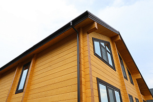 Покраска фасада и архитектурных элементов дома в КП "Ла-Манш"