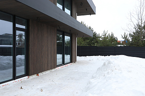 Комбинированный фасад от Лесобиржа-Спб: гармония стиля и долговечности в 