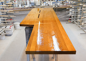 Эксклюзивное лакирование подоконника-столешницы из ясеня: блеск 'Магма' для дома в Петровские Сады