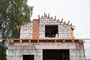 Преображение газобетонного дома: Фальцевая кровля и клинкерный фасад в КП 