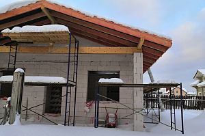 Не просто баня, а место силы: проект с парной на троих, уютной комнатой отдыха и крытой террасой