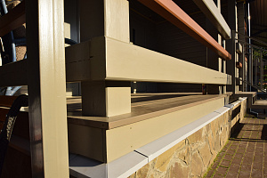 Финская надежность и русское брусовое зодчество: реставрация дома в Никольском краской Tikkurila Vinha