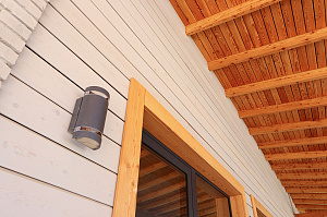 Почему владельцы домов из керамики выбирают планкен: реализованный проект с европейским качеством окраски и крепежом, который не оставляет следов