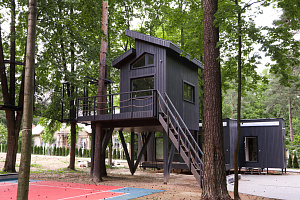 Уникальные всесезонные домики на дереве в LESO Парке