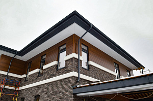комбинированный фасад дома