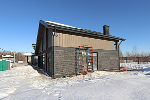 Элегантный фасад и свесы: монтаж планкена в Gatchina Villages - 2