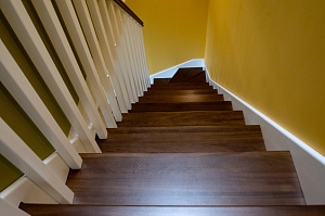 лестничные ступени из ясеня