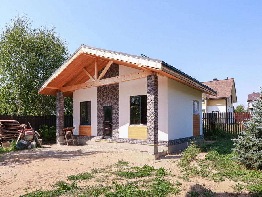 Не просто баня, а место силы: проект с парной на троих, уютной комнатой отдыха и крытой террасой