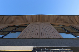 Элегантный фасад и свесы: монтаж планкена в Gatchina Villages - 2