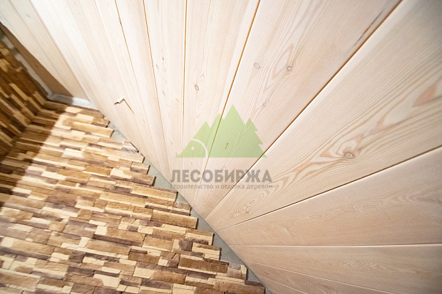 Вагонка из лиственницы внутри дома — монтаж на скрытый крепёж и ровный шов