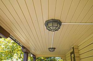 Элегантное обновление деревянных построек в Луговом: профессиональная покраска и защита от Лесобиржи-Спб