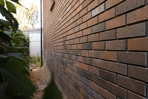 Преображение газобетонного дома: Фальцевая кровля и клинкерный фасад в КП 