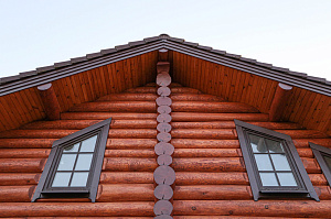 Покраска бревенчатого дома элитным гидромаслом от Renner