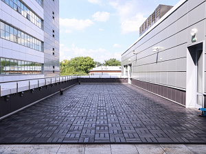 Преображение эксплуатируемой кровли: Терраса из термососны в Ленинградской области