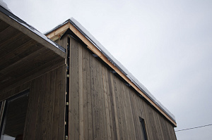 Не просто обшивка, а инженерное решение: монтаж планкена на обрешетку с вентзазором для идеального микроклимата и долгой службы