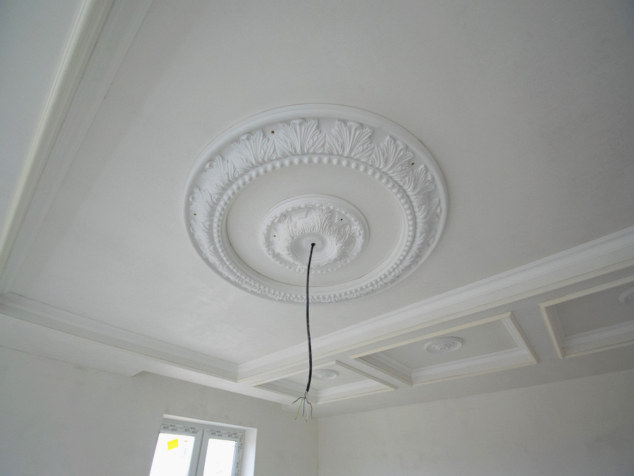 Борисова Грива: как потолочные молдинги создали атмосферу ренессанса