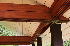 покраска дерева внутри дома