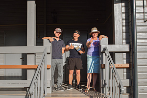 Финская надежность и русское брусовое зодчество: реставрация дома в Никольском краской Tikkurila Vinha