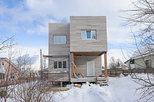 Современный каркасный дом с эксплуатируемой кровлей у Озера Врево
