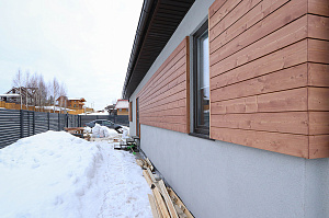 Северная сосна + премиальное масло Renner M300: идеальный дуэт для фасада, который сохранит цвет и форму даже в петербургском климате