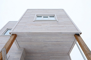 Современный каркасный дом с эксплуатируемой кровлей у Озера Врево