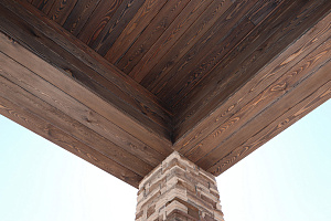 Фасад в стиле Шале: Изысканный коттедж в Новом Щеглово от Лесобиржи-Спб