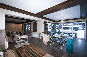 Фальшбалки из МДФ шпон дуба: Мастерство и Стиль для загородного дома в Михайловской горке